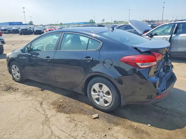 3KPFK4A75HE055117 2017 KIA FORTE - Image 2