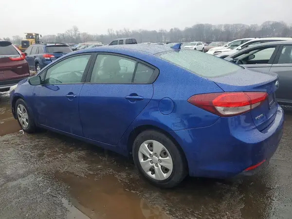 3KPFK4A75HE055702 2017 KIA FORTE - Image 2