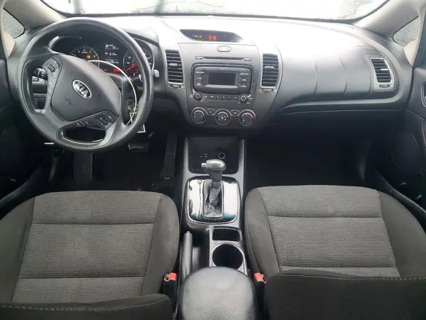 3KPFK4A75HE055702 2017 KIA FORTE - Image 8