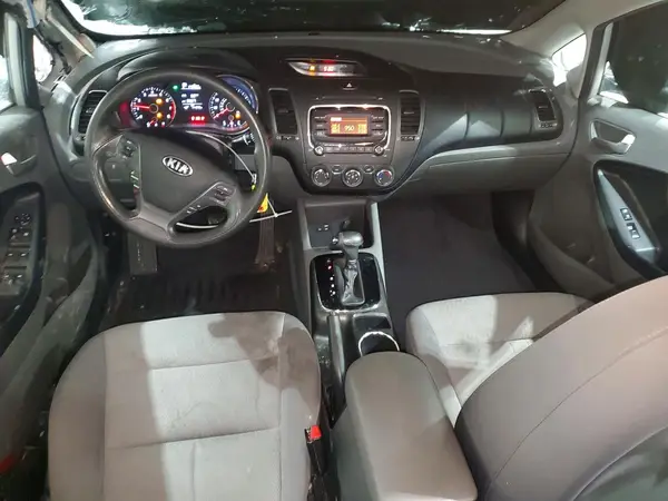 3KPFK4A75HE055781 2017 KIA FORTE - Image 8