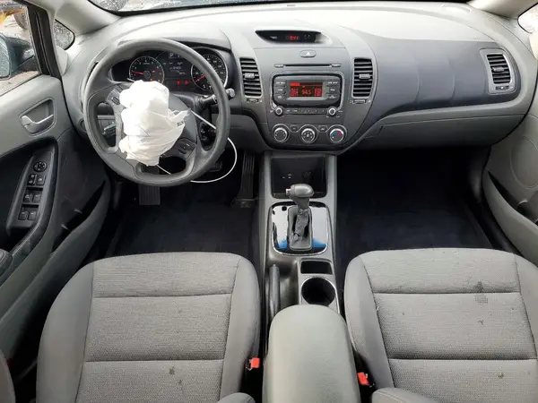 3KPFK4A75HE056896 2017 KIA FORTE - Image 8