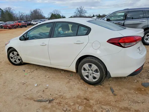 3KPFK4A75HE057577 2017 KIA FORTE - Image 2