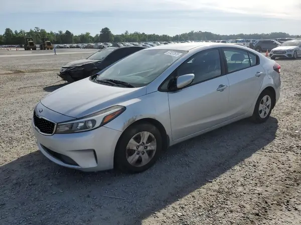 3KPFK4A75HE058051 2017 KIA FORTE - Image 1