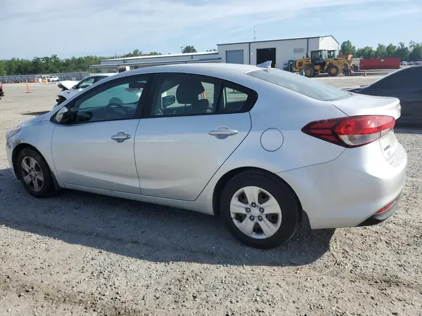 3KPFK4A75HE058051 2017 KIA FORTE - Image 2