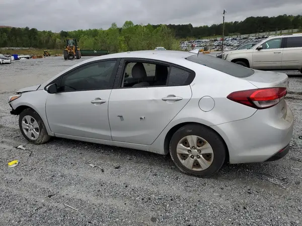 3KPFK4A75HE058065 2017 KIA FORTE - Image 2