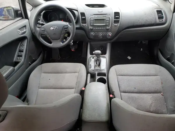 3KPFK4A75HE058065 2017 KIA FORTE - Image 8