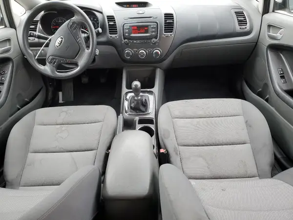 3KPFK4A75HE058275 2017 KIA FORTE - Image 8