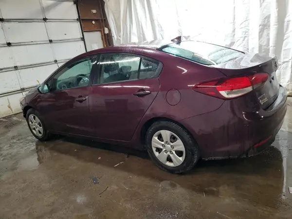 3KPFK4A75HE060026 2017 KIA FORTE - Image 2