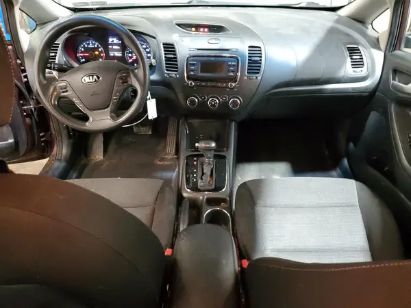 3KPFK4A75HE060026 2017 KIA FORTE - Image 8