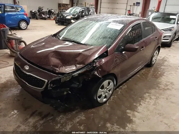 3KPFK4A75HE060494 2017 KIA FORTE - Image 2
