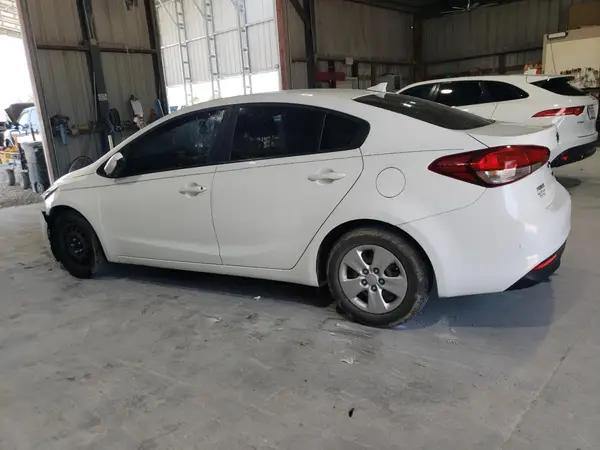 3KPFK4A75HE062861 2017 KIA FORTE - Image 2