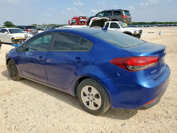 3KPFK4A75HE064478 2017 KIA FORTE - Image 2