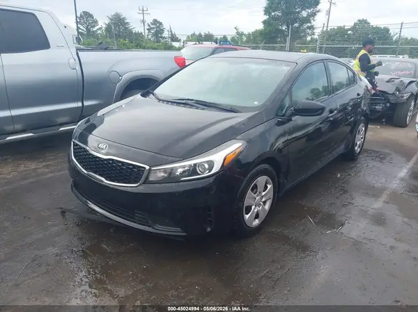 3KPFK4A75HE064822 2017 KIA FORTE - Image 2