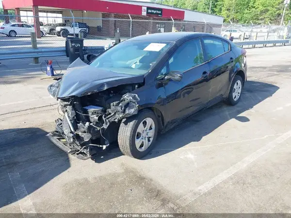 3KPFK4A75HE068286 2017 KIA FORTE - Image 2