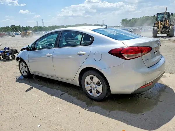 3KPFK4A75HE068319 2017 KIA FORTE - Image 2