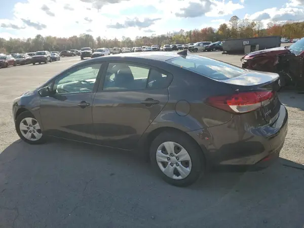 3KPFK4A75HE068949 2017 KIA FORTE - Image 2