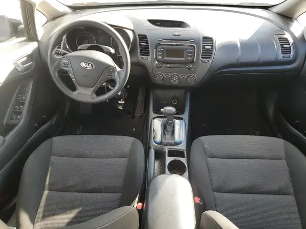 3KPFK4A75HE068949 2017 KIA FORTE - Image 8