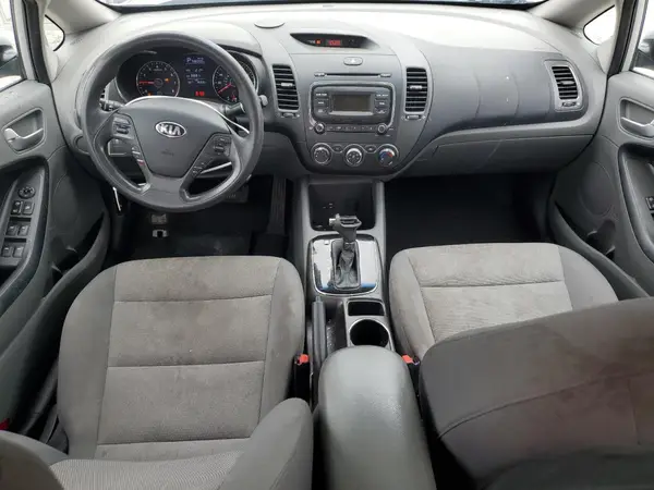 3KPFK4A75HE069339 2017 KIA FORTE - Image 8