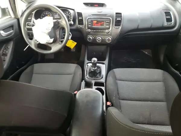 3KPFK4A75HE070278 2017 KIA FORTE - Image 8