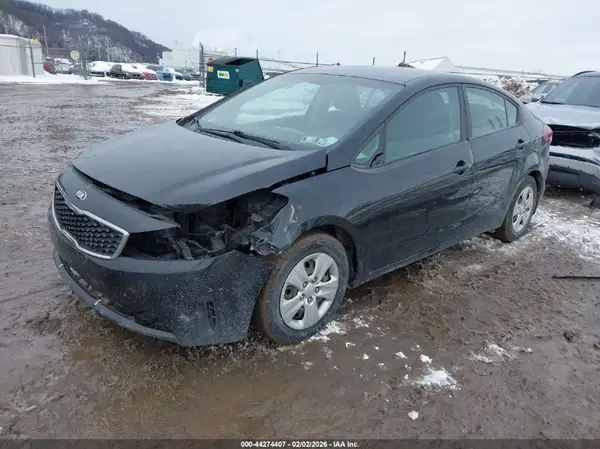 3KPFK4A75HE070801 2017 KIA FORTE - Image 2