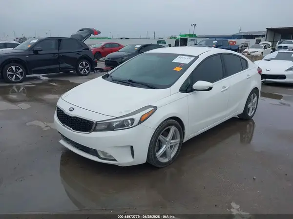 3KPFK4A75HE072564 2017 KIA FORTE - Image 2