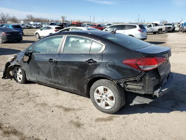 3KPFK4A75HE074332 2017 KIA FORTE - Image 2