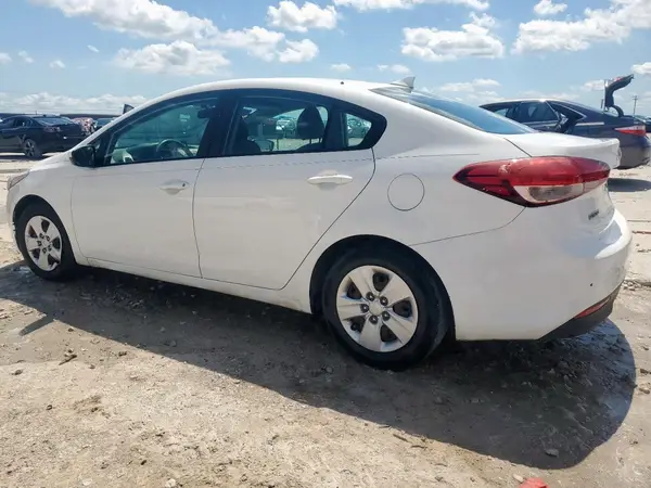 3KPFK4A75HE074699 2017 KIA FORTE - Image 2