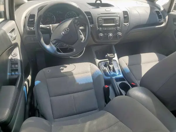 3KPFK4A75HE074699 2017 KIA FORTE - Image 8