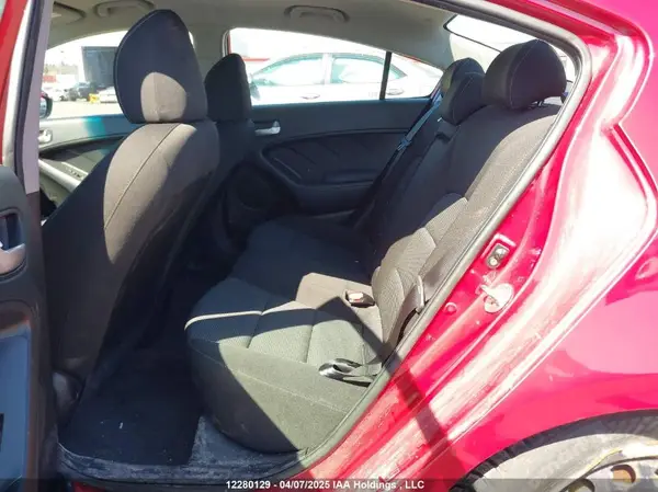 3KPFK4A75HE076159 2017 KIA FORTE - Image 8