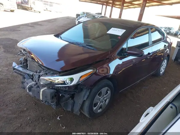 3KPFK4A75HE077585 2017 KIA FORTE - Image 2
