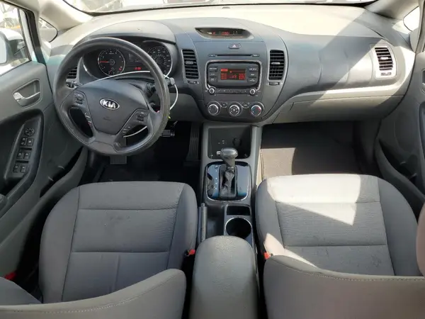 3KPFK4A75HE078431 2017 KIA FORTE - Image 8