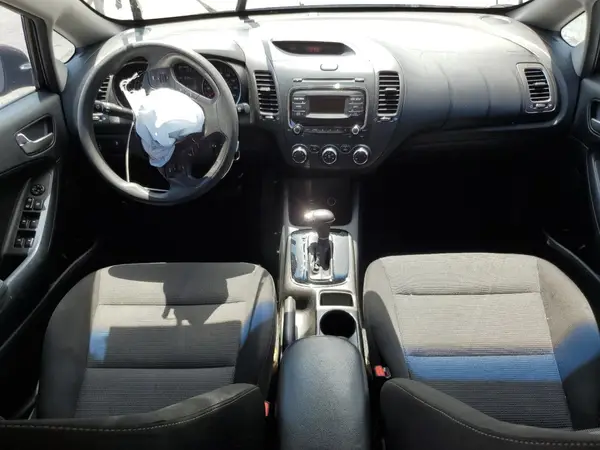 3KPFK4A75HE081653 2017 KIA FORTE - Image 8