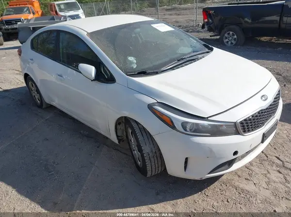 3KPFK4A75HE081927 2017 KIA FORTE - Image 1