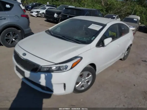 3KPFK4A75HE081927 2017 KIA FORTE - Image 2