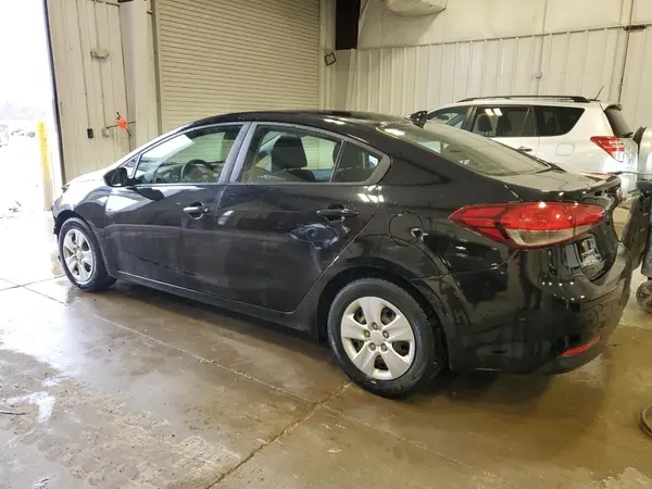 3KPFK4A75HE082091 2017 KIA FORTE - Image 2