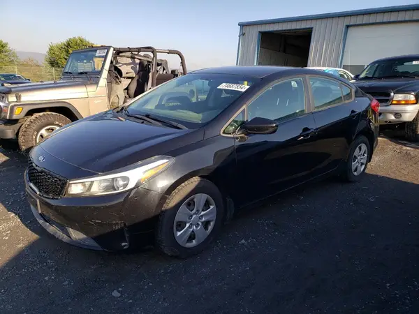 3KPFK4A75HE083337 2017 KIA FORTE - Image 1