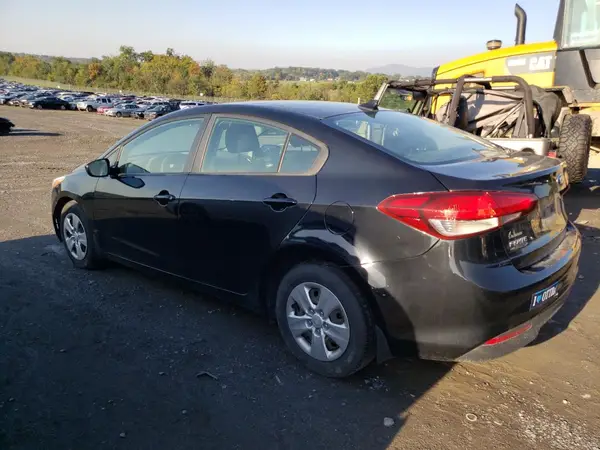 3KPFK4A75HE083337 2017 KIA FORTE - Image 2