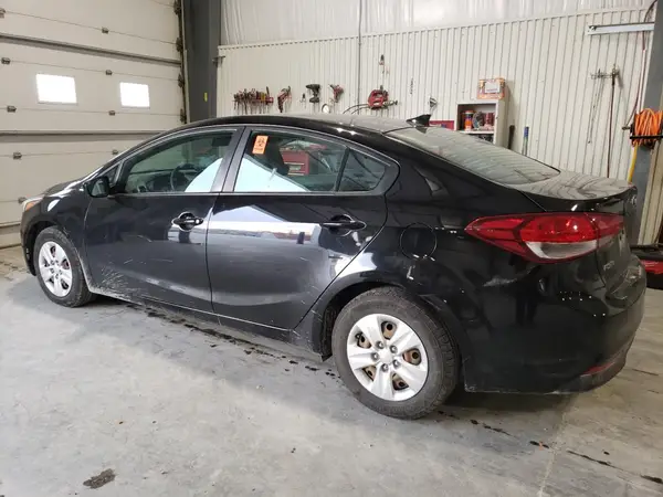 3KPFK4A75HE085430 2017 KIA FORTE - Image 2