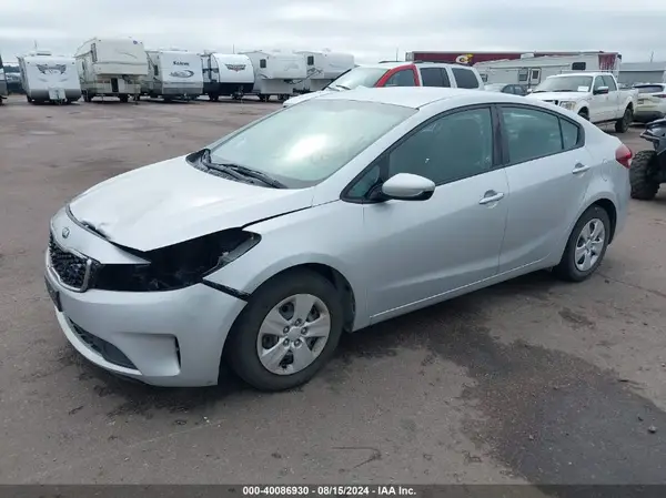 3KPFK4A75HE085766 2017 KIA FORTE - Image 2