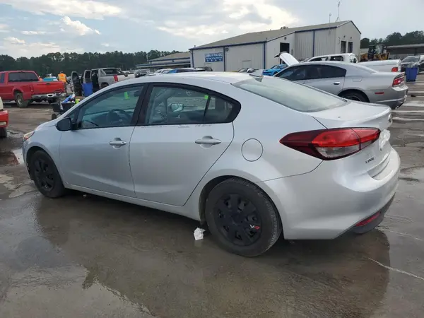 3KPFK4A75HE085783 2017 KIA FORTE - Image 2