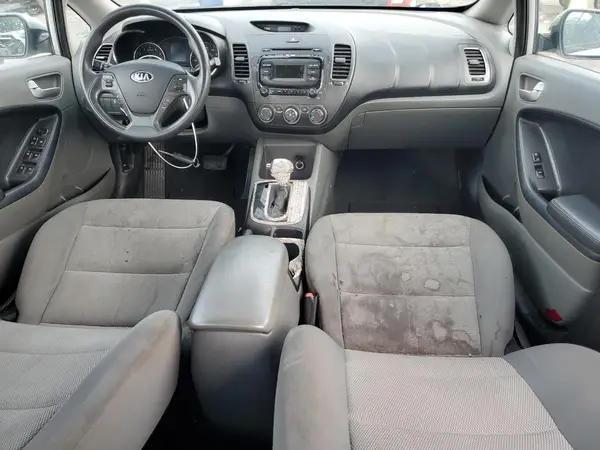 3KPFK4A75HE085783 2017 KIA FORTE - Image 8