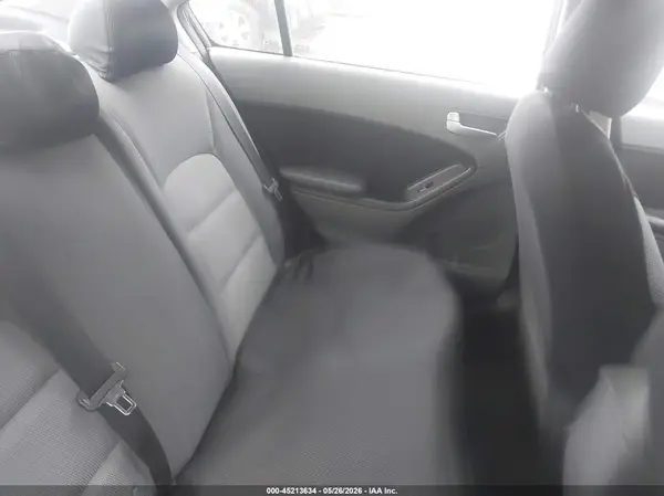 3KPFK4A75HE090126 2017 KIA FORTE - Image 8