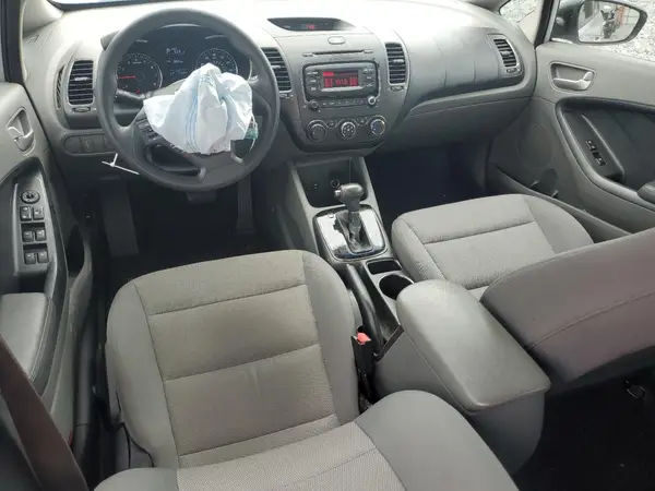 3KPFK4A75HE091700 2017 KIA FORTE - Image 8