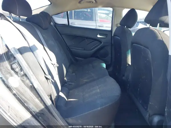 3KPFK4A75HE093608 2017 KIA FORTE - Image 8