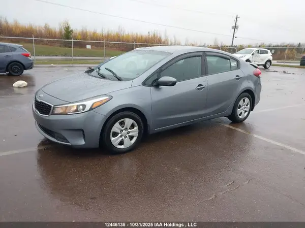 3KPFK4A75HE095066 2017 KIA FORTE - Image 2