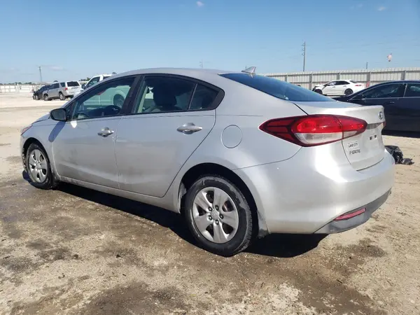 3KPFK4A75HE095469 2017 KIA FORTE - Image 2