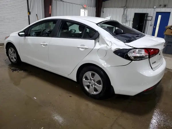 3KPFK4A75HE097013 2017 KIA FORTE - Image 2