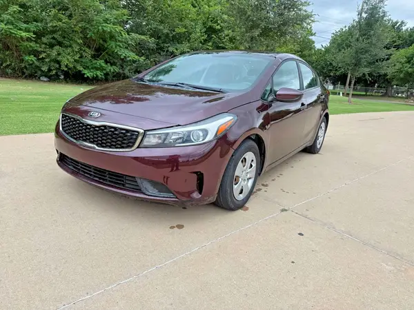 3KPFK4A75HE097190 2017 KIA FORTE - Image 2