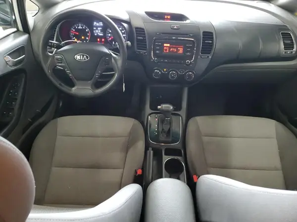 3KPFK4A75HE097304 2017 KIA FORTE - Image 8