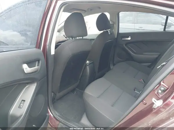 3KPFK4A75HE098937 2017 KIA FORTE - Image 8